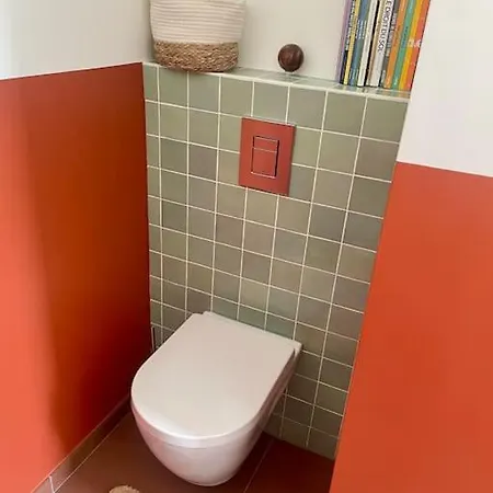 Charmante Maison De *